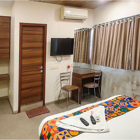 Fabhotel Landmark Residency - Nr Midc Turbhe Turambhe Bagian luar foto