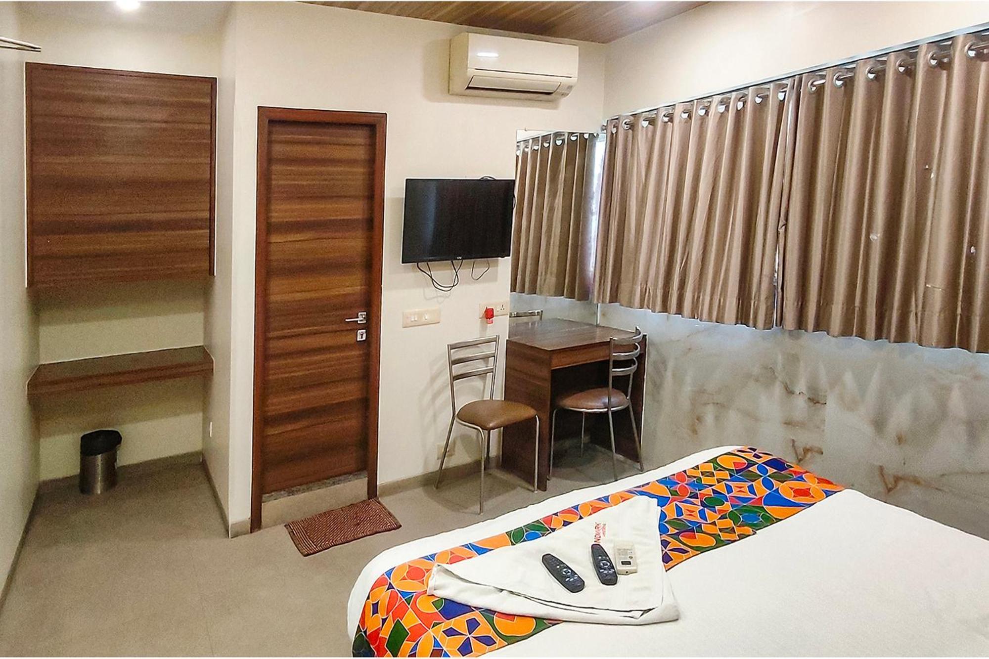 Fabhotel Landmark Residency - Nr Midc Turbhe Turambhe Bagian luar foto
